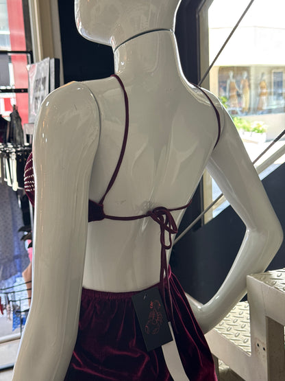 Vestido Vinho com Strass e Recortes