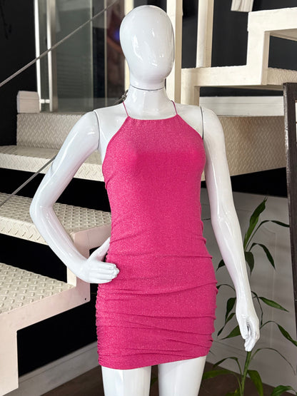 Vestido Pink com Brilho e Costas Abertas