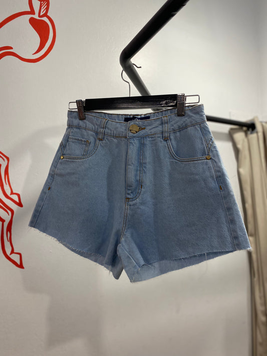 Shorts jeans lavação clara