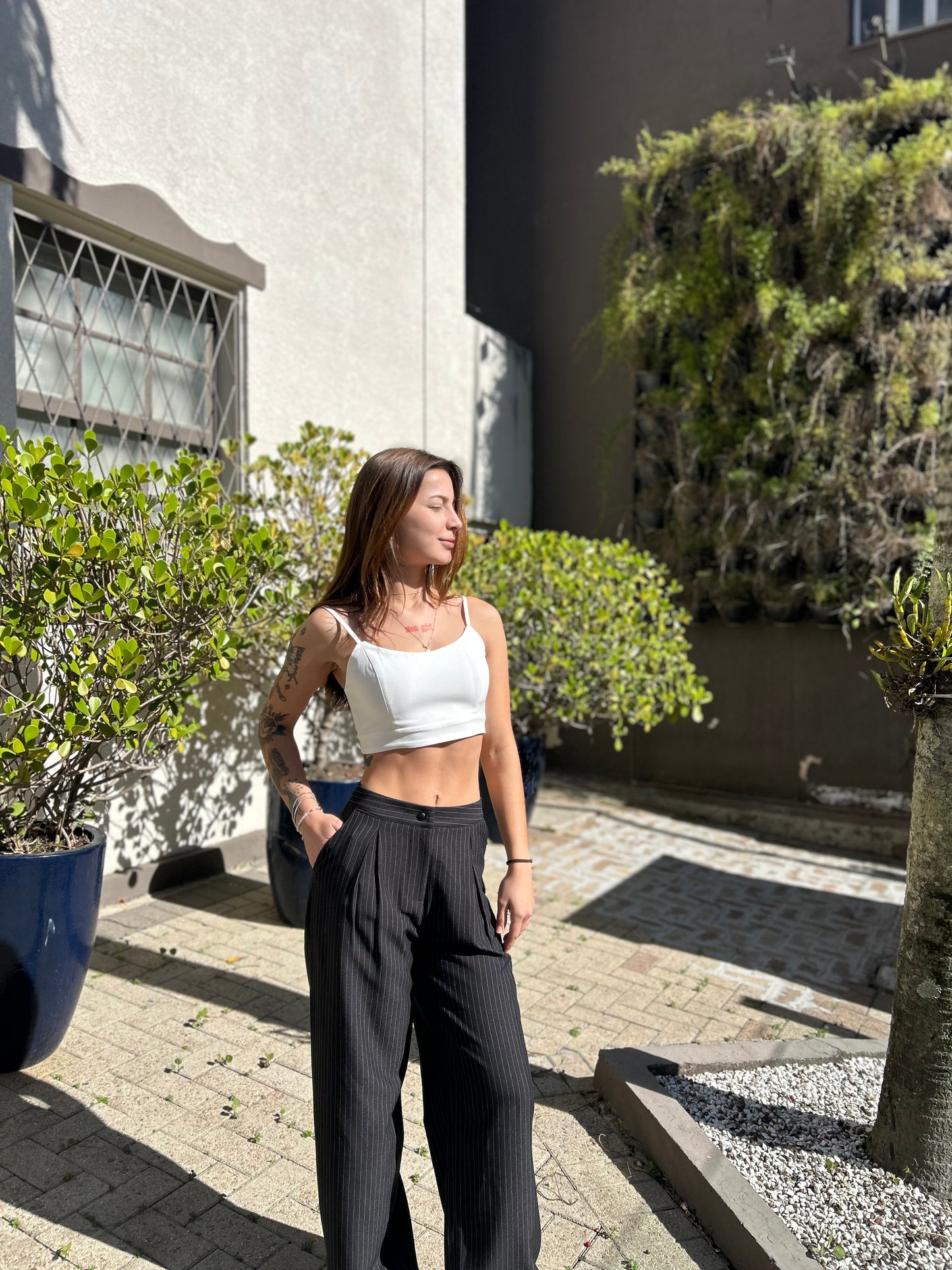 Cropped top azul bebê em alfaiataria