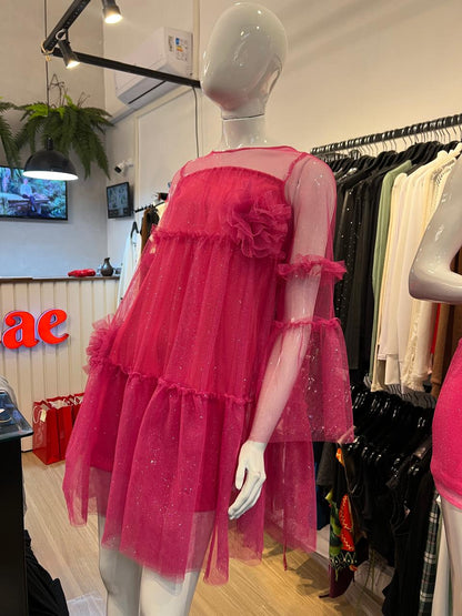 Vestido tela rosa com mangas e brilho