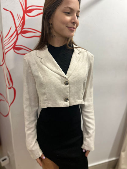 Blazer em linho, modelagem curta