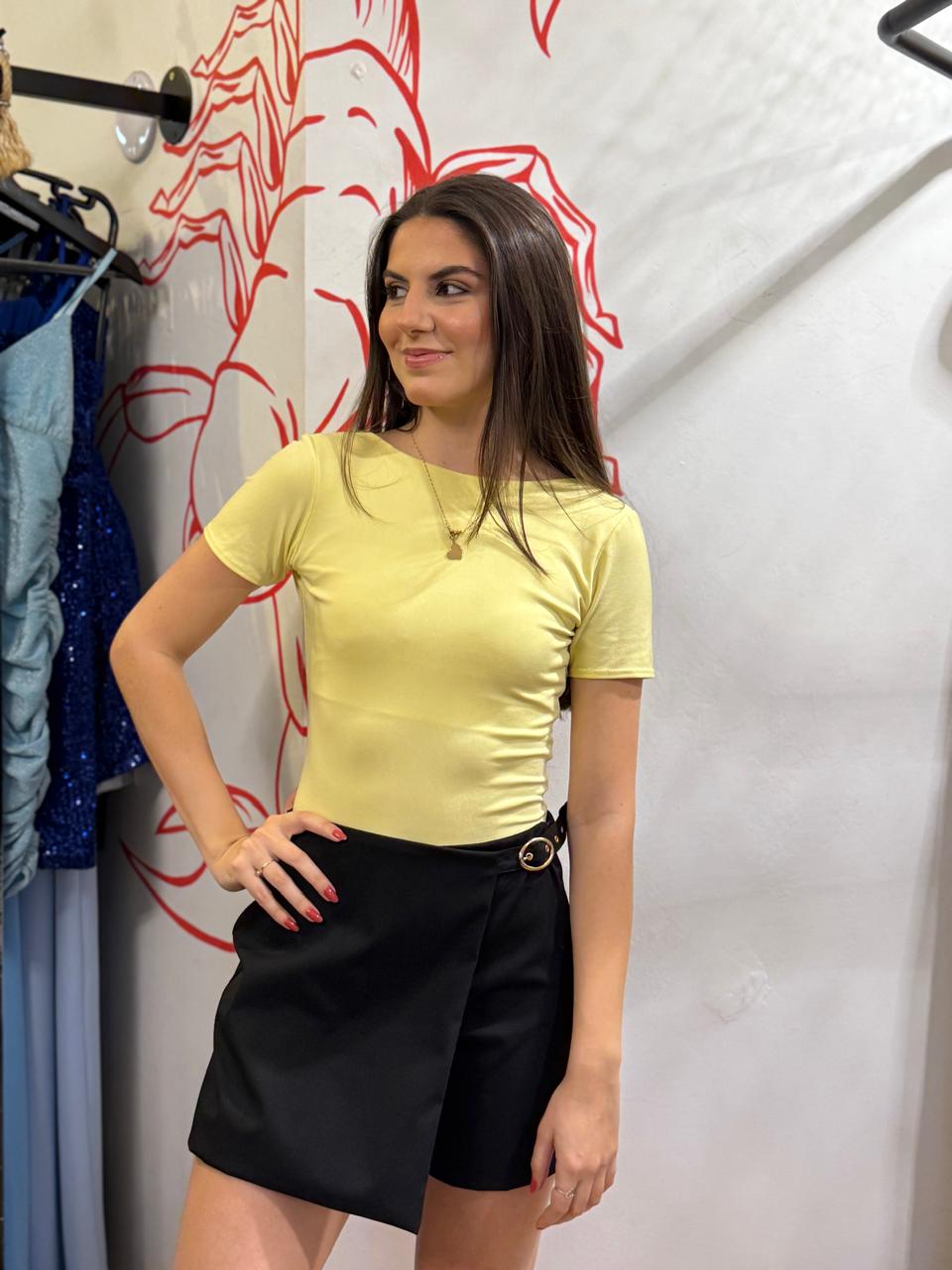 Body Amarelo Básico com Decote nas Costas