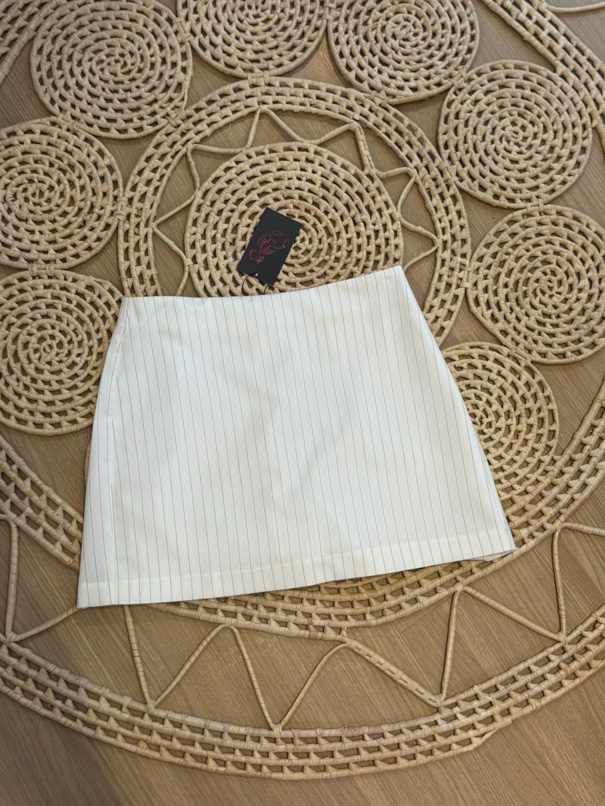 Short Saia Risca de Giz Branco