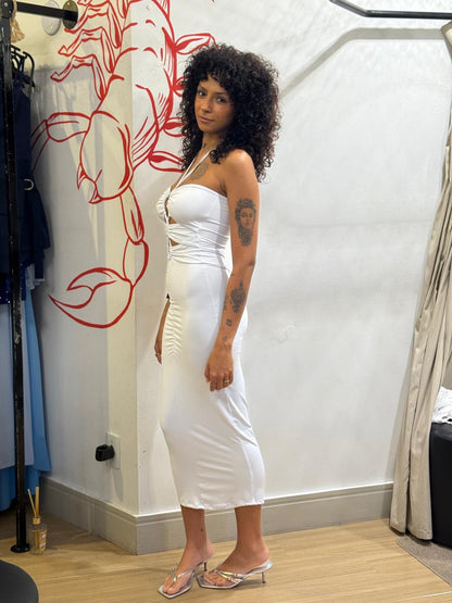 Vestido midi com recortes