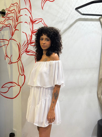 Vestido Curto Branco Ombro a Ombro com Shorts Interno