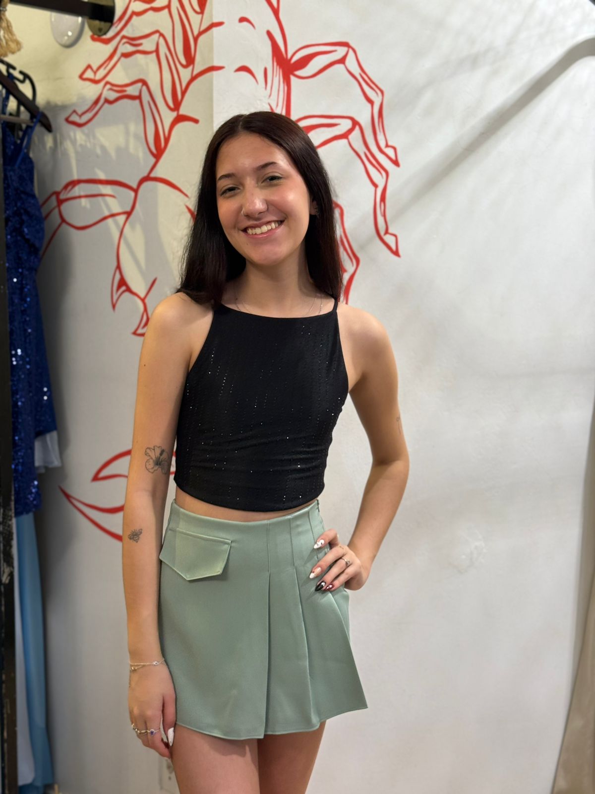 Conjunto Cropped Preto e Saia-Short Verde