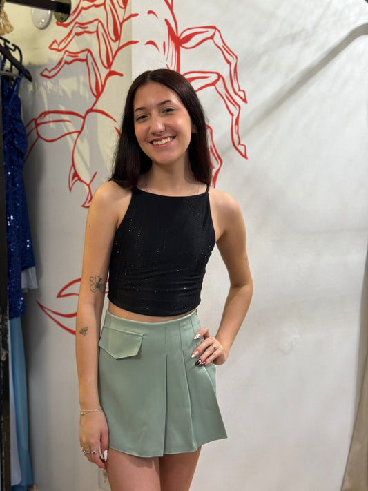 Conjunto Cropped Preto e Saia-Short Verde