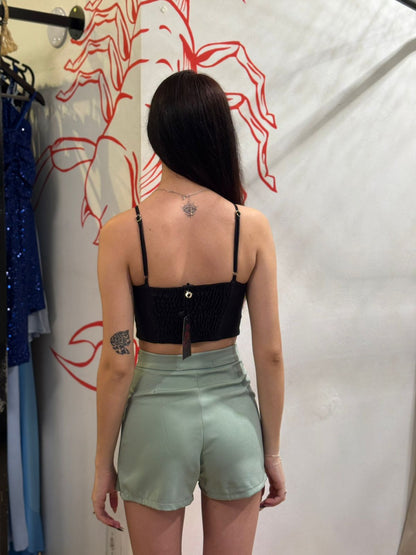 Conjunto Cropped Preto e Saia-Short Verde