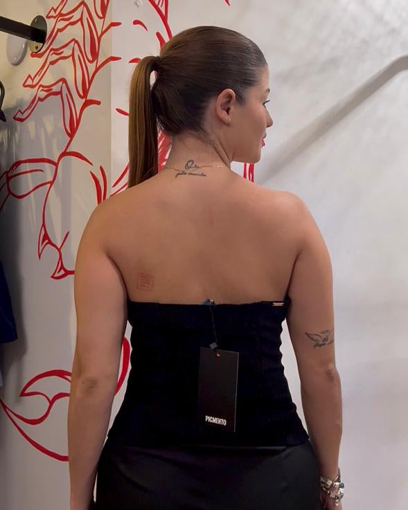 Corset Preto com Botões Dourados