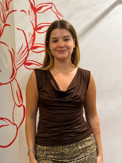 Blusa Marrom com Gola Drapeada