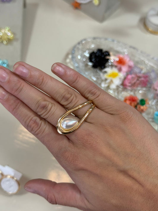 Anel Dourado Gota Madrepérola