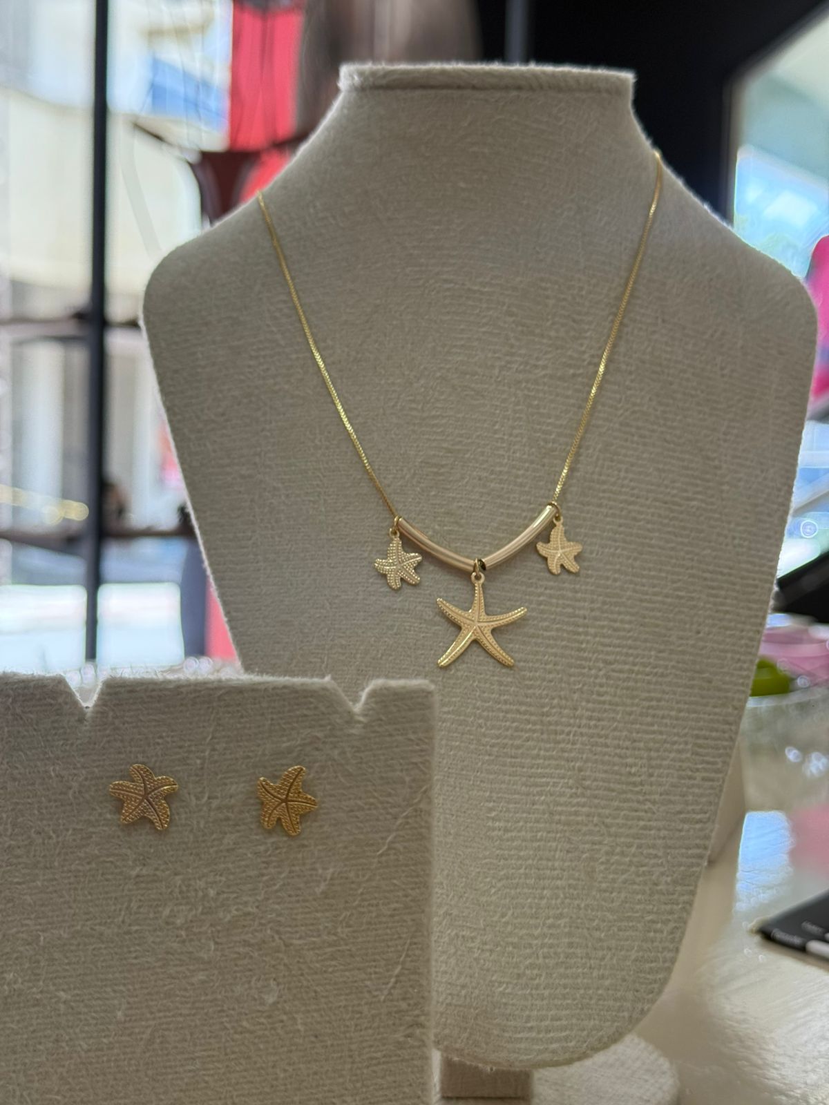 Conjunto estrela-do-mar dourado