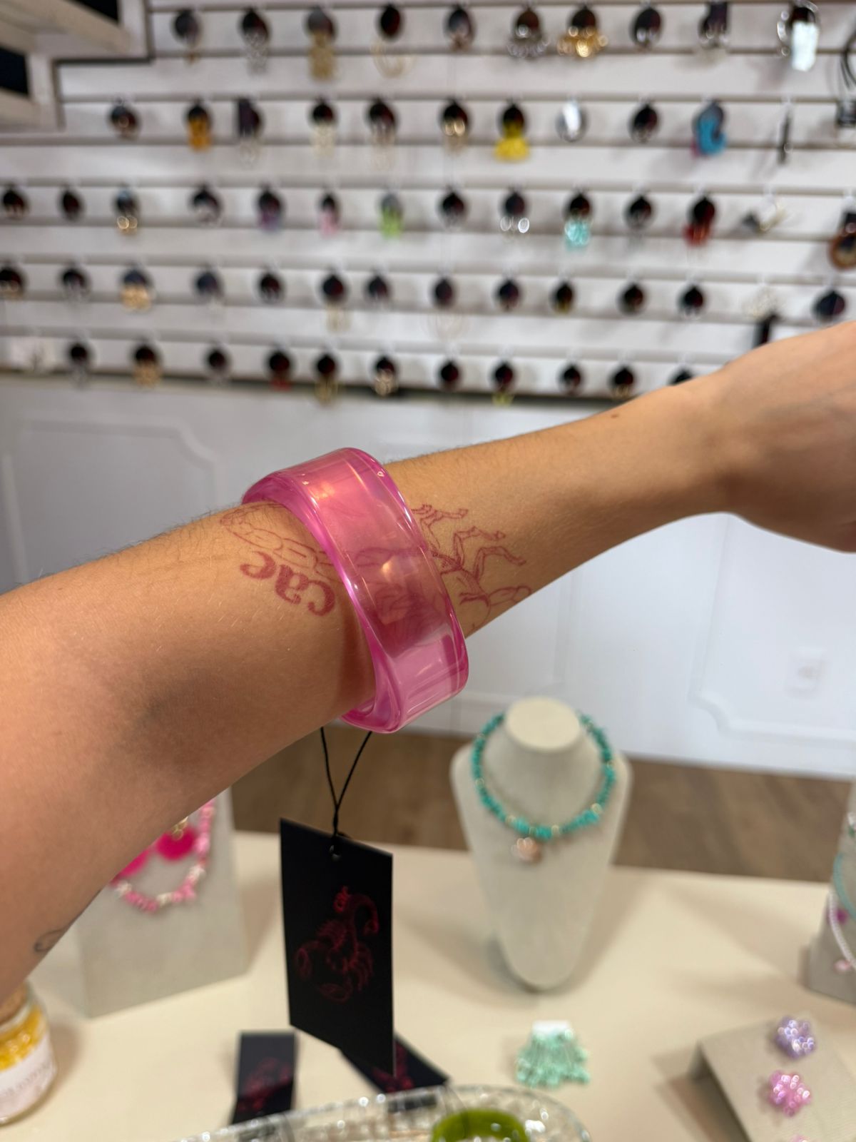 Bracelete Acrílico Rosa Translúcido