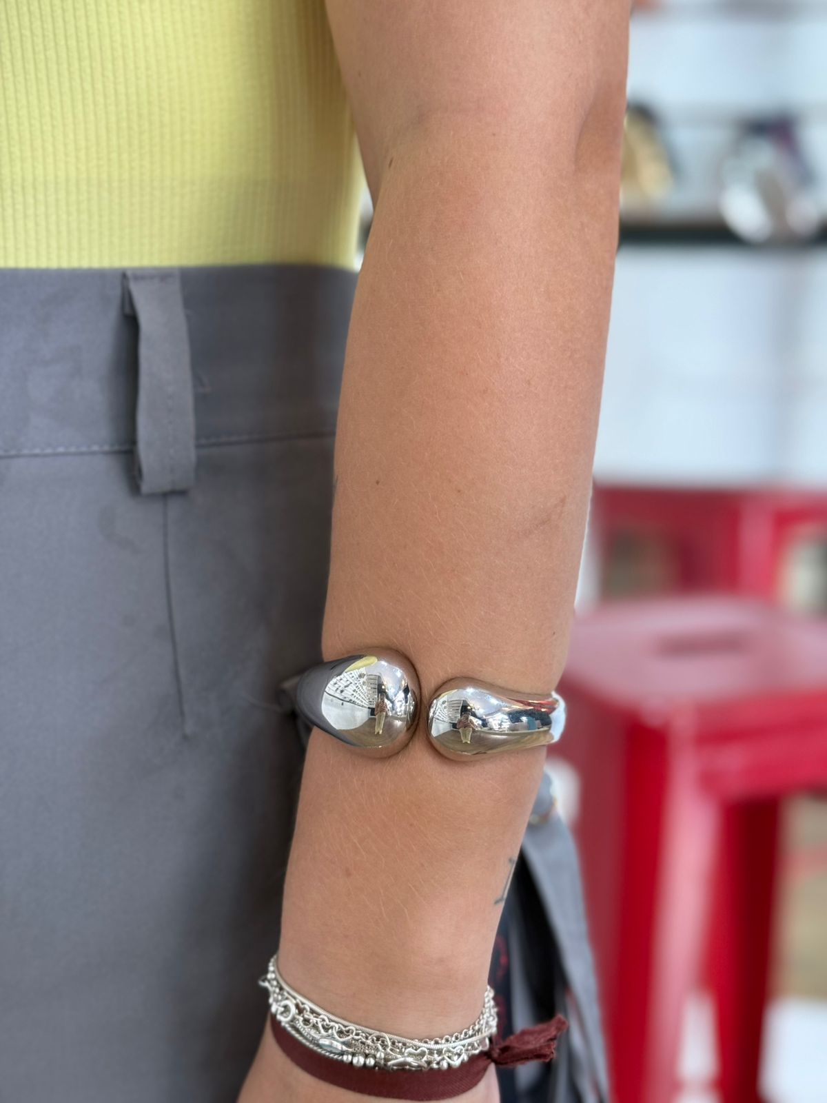 Bracelete Prata Minimalista com Pontas Arredondadas