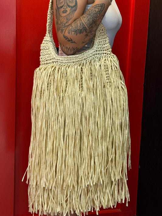 Bolsa com Franjas e Palha Natural
