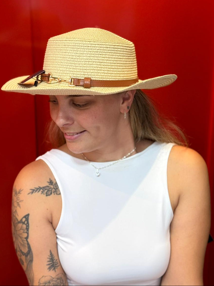 Chapéu de Palha Natural com Detalhes Marrom e Dourado