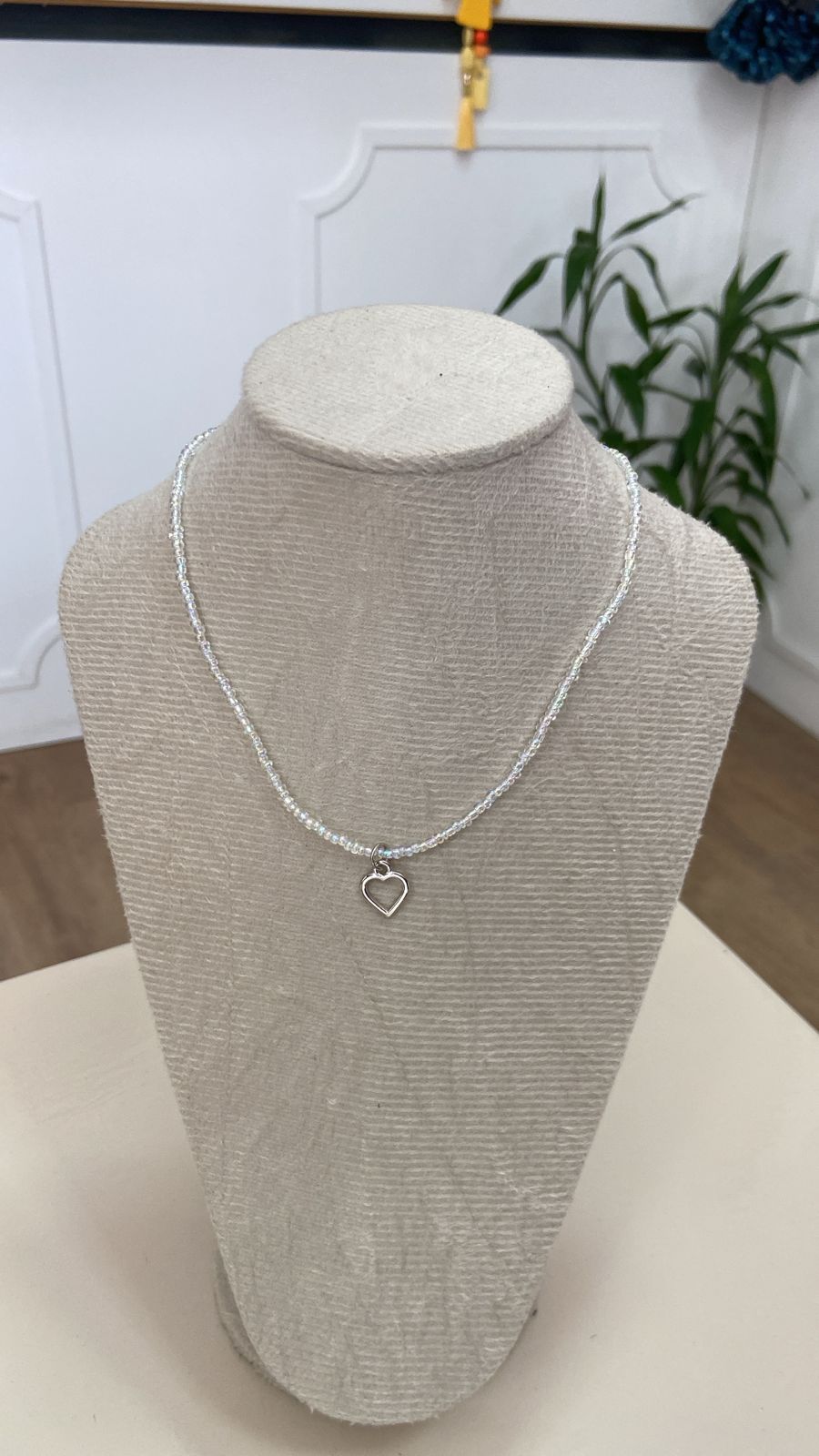 Colar Miçangas Cristal com Pingente de Coração