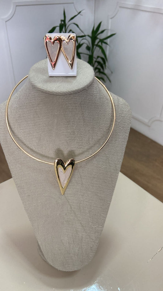 Conjunto Coração Dourado com Detalhe Perolado – Colar + Brincos
