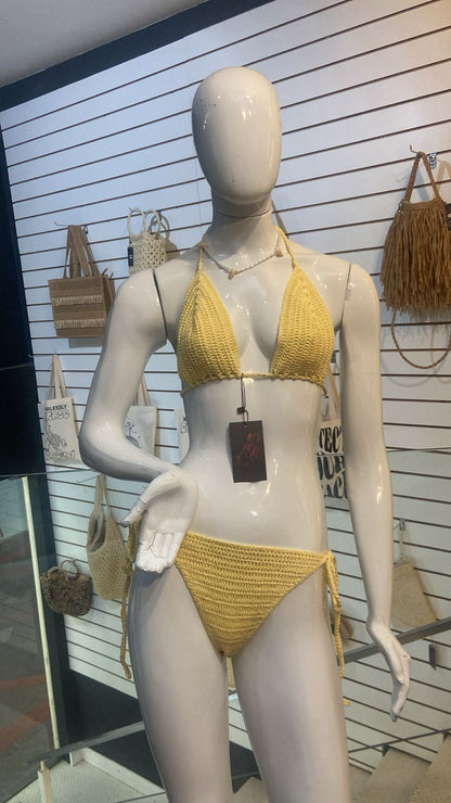 Biquíni de Crochê Amarelo – Top Triângulo + Calcinha Ajustável