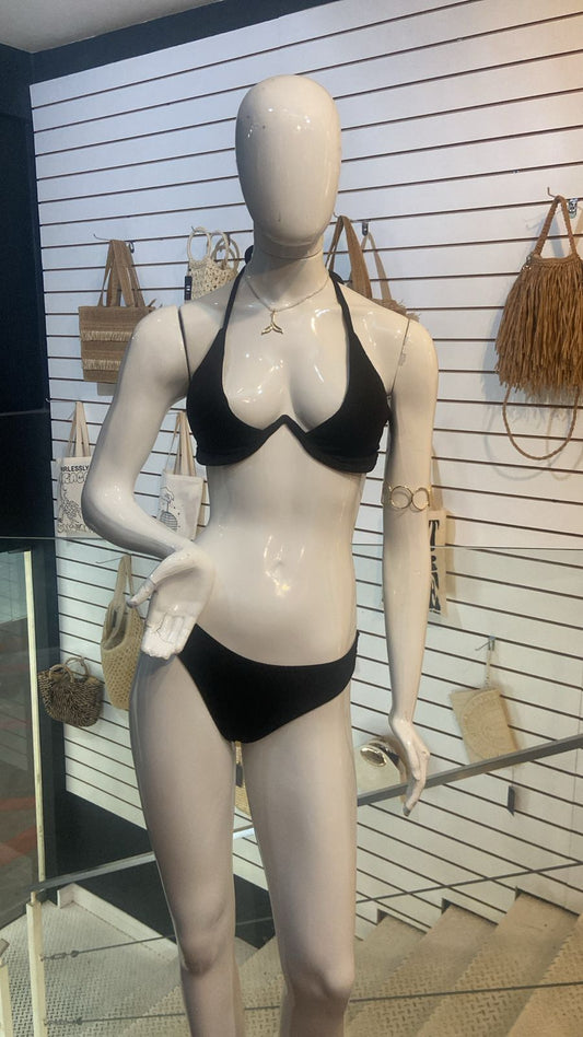 Biquíni Preto Estruturado – Top em V + Calcinha Básica