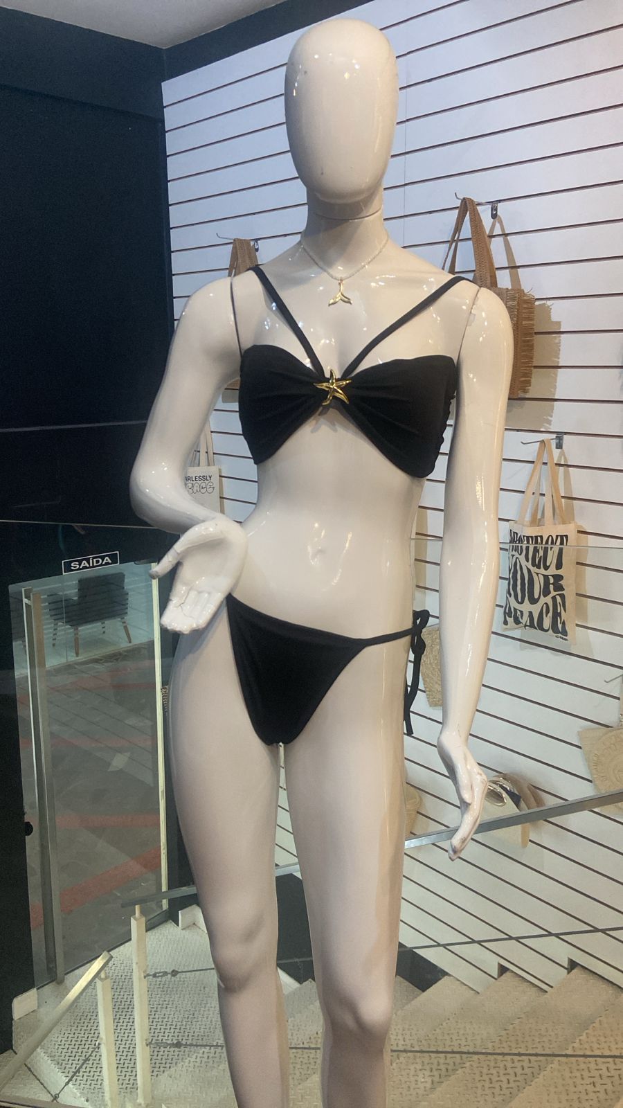 Biquíni Preto com Detalhe Estrela-do-Mar