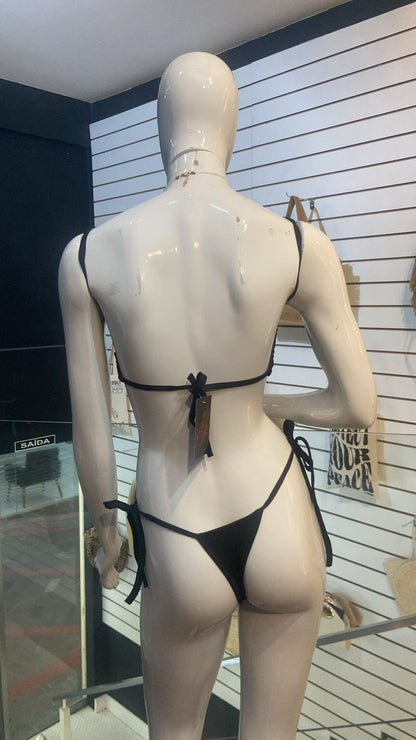 Biquíni Preto com Detalhe Estrela-do-Mar