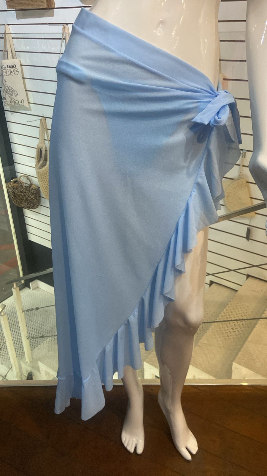 Pareô Assimétrico com Babado