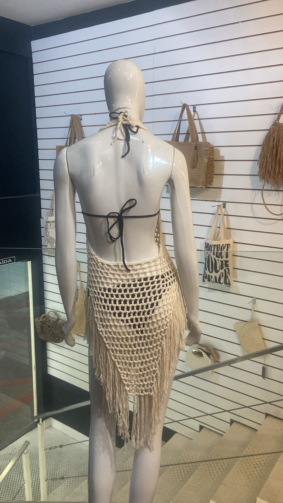 Saída de Praia Crochê com Franjas – Gola Alta Off-White