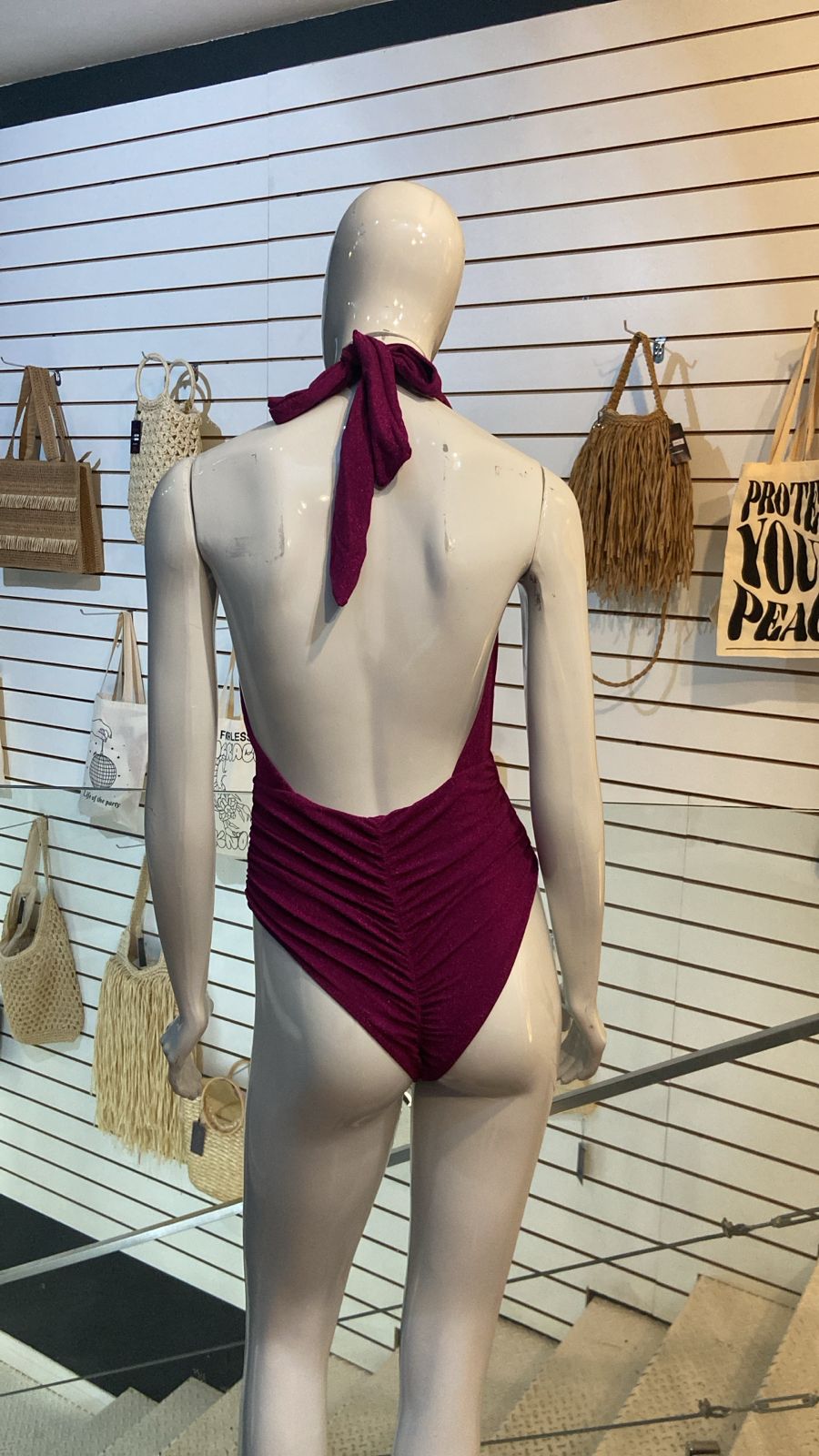 Maiô Metalizado Decote Profundo Pink