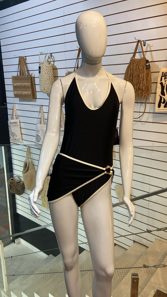 Conjunto Maiô + Pareô Preto com Acabamento Off