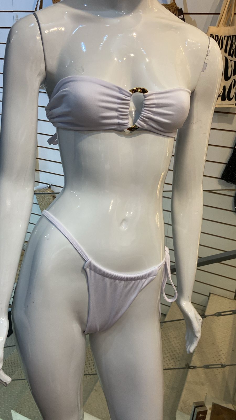 Biquíni Branco com Detalhe Dourado