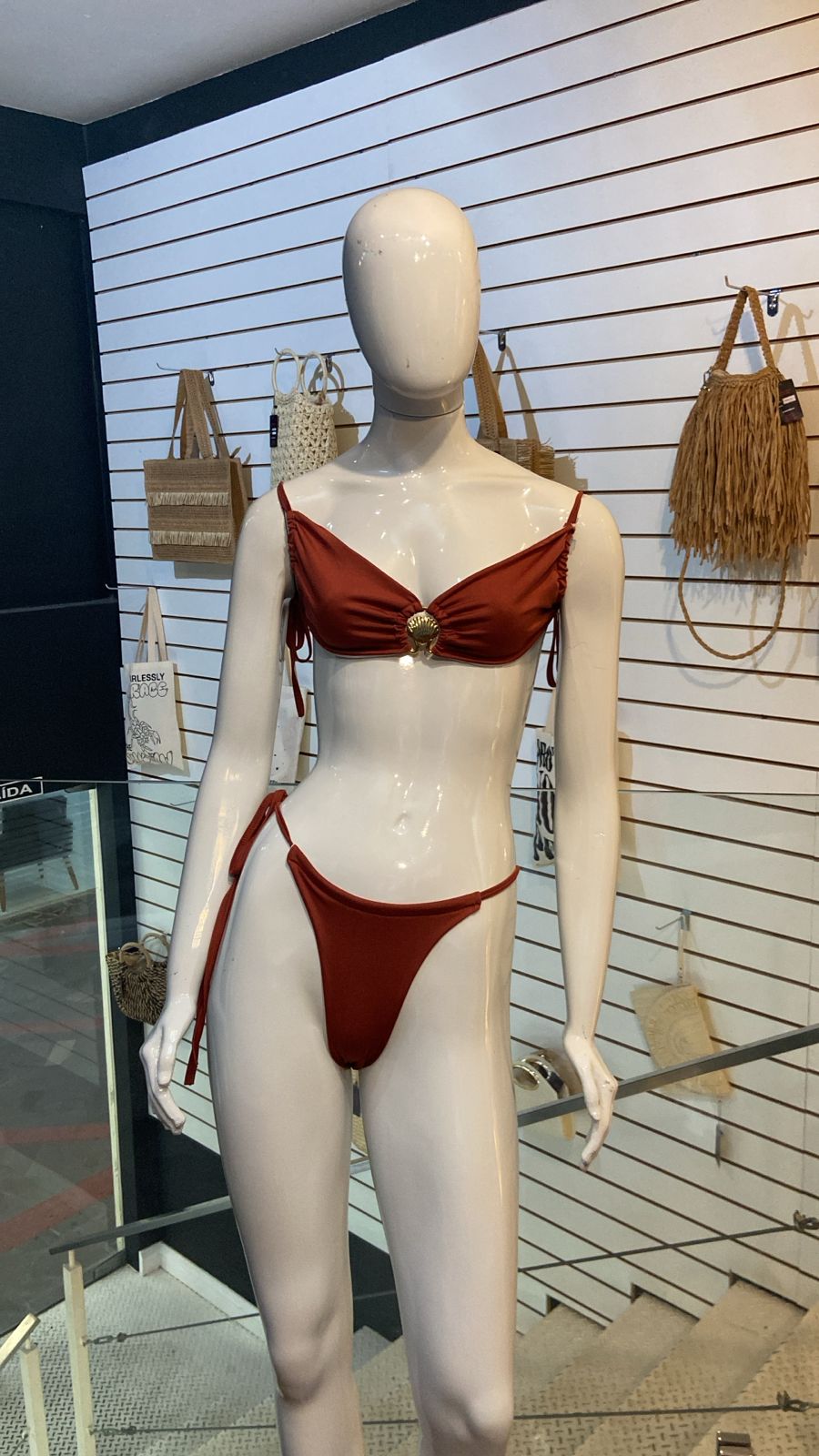 Biquíni Terracota com Concha Dourada