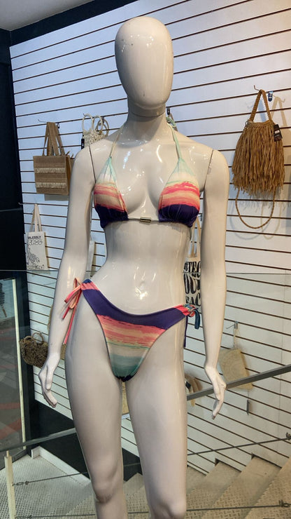 Conjunto Listrado Colorido com Saia Ajustável