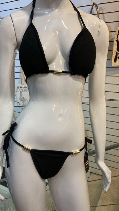 Biquíni Preto Canelado com Detalhes Dourados