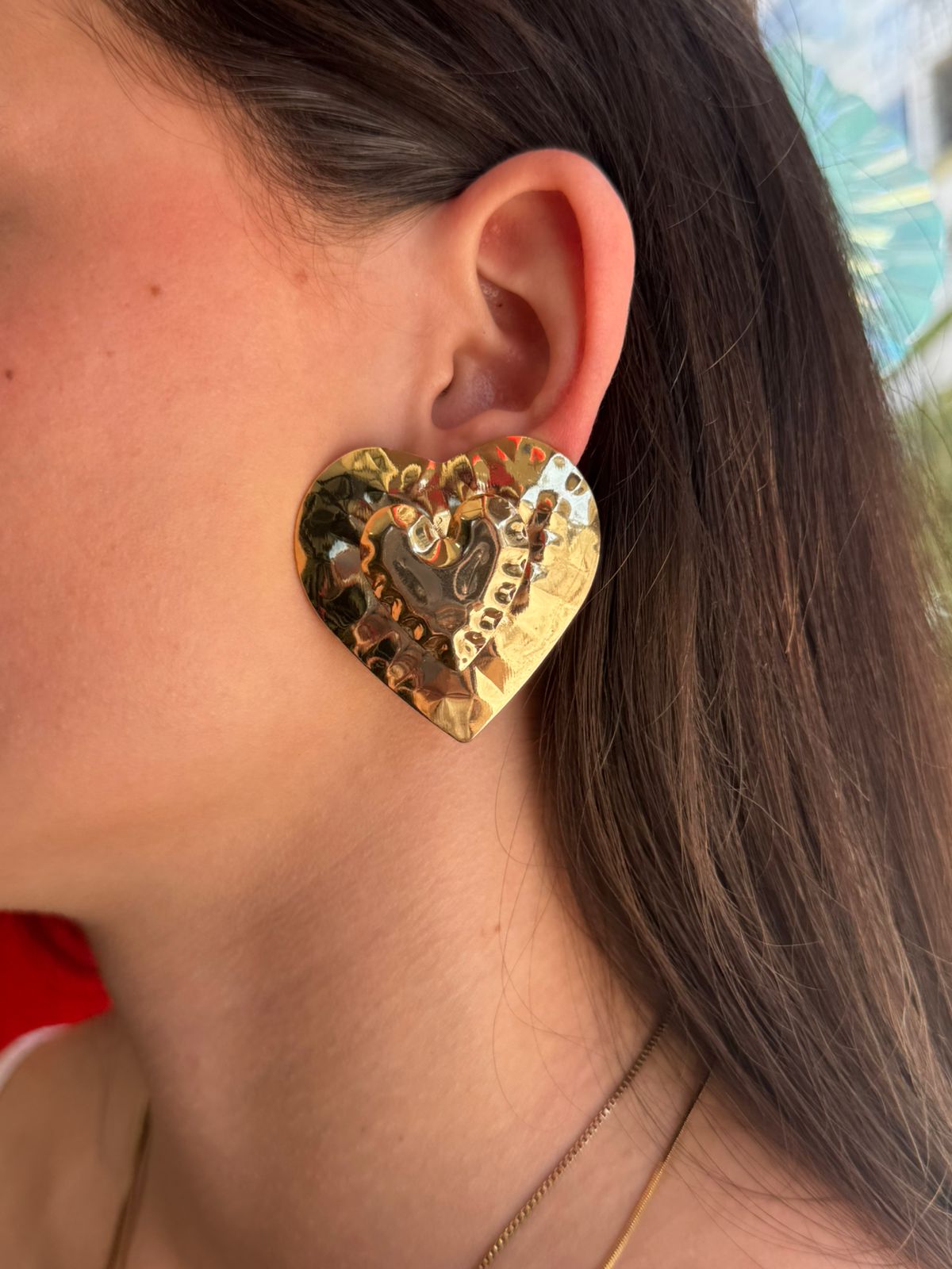 Brinco Coração Martelado Dourado