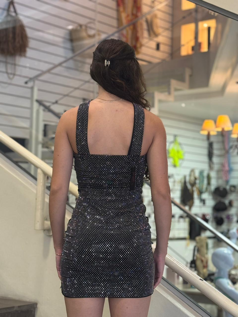 Vestido Tomara que Caia com Pedrarias e Detalhe no Pescoço