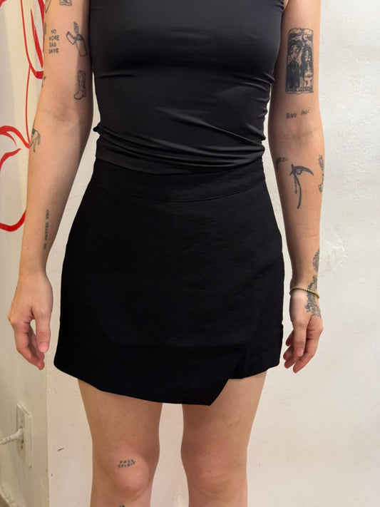 Shorts Saia Preto de Alfaiataria