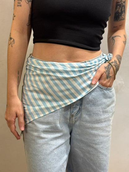 Lenço Listrado Branco com Azul Claro