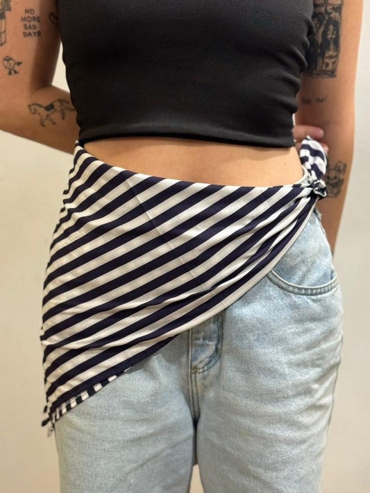 Lenço Listrado Azul Marinho e Branco