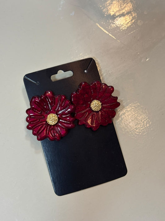 Brinco de flor bordo