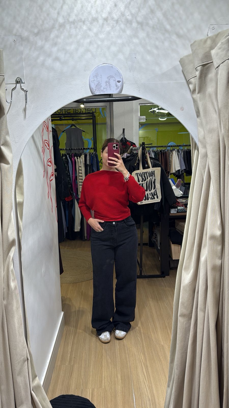 Calça jeans preta estonada