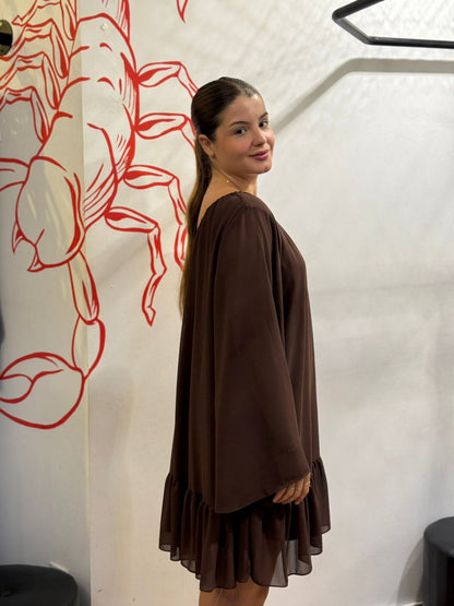 Vestido curto soltinho de tule