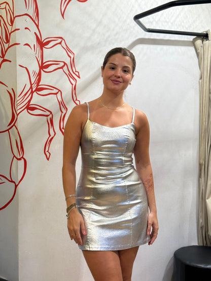 Vestido metalizado prata