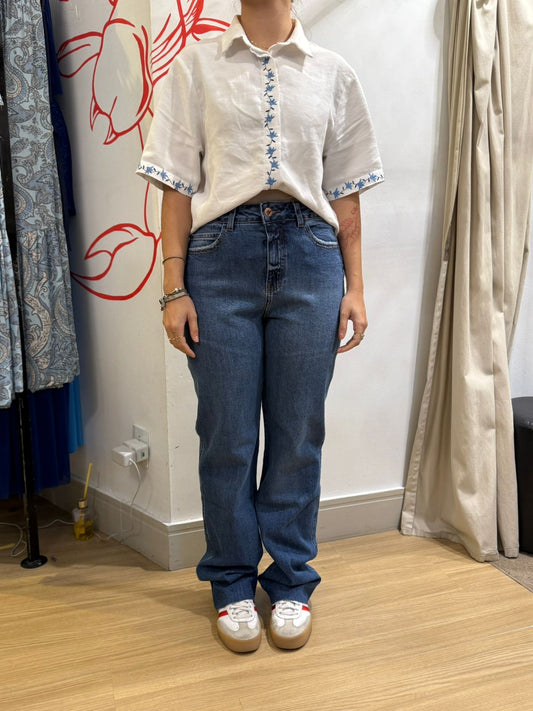 Calça jeans escuro sem barra