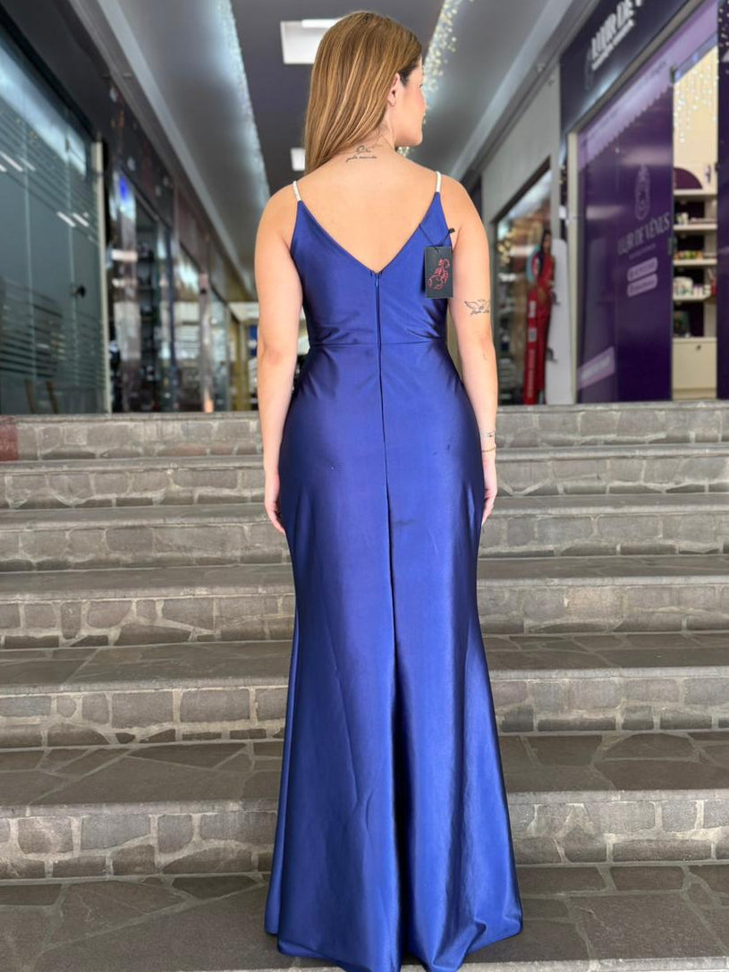 Vestido de Cetim com Detalhes na Alça