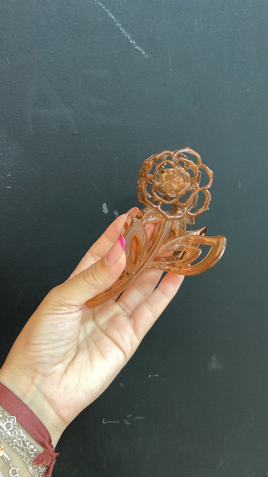 Piranha de Cabelo Flor Translúcida