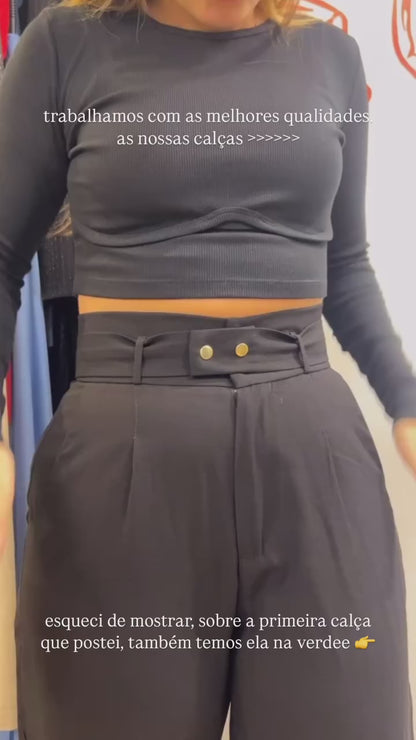 Calça alfaiataria dois botões dourados